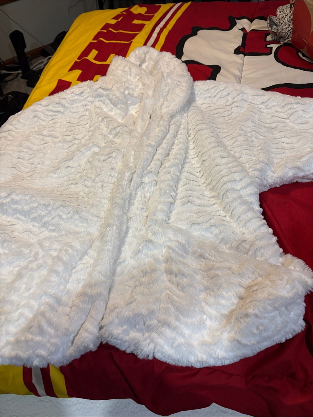 White Faux Fur Shawl Collar Jacket - Women like black jacket. Jolt size large - Picture 15 of 15